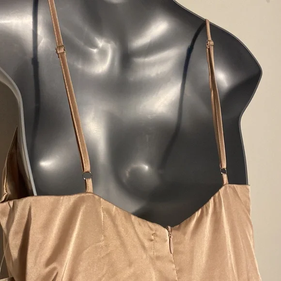 Feminine & Romantic Champagne Puffy Mini Dress Homecoming Rush NWT - Picture 8 of 10